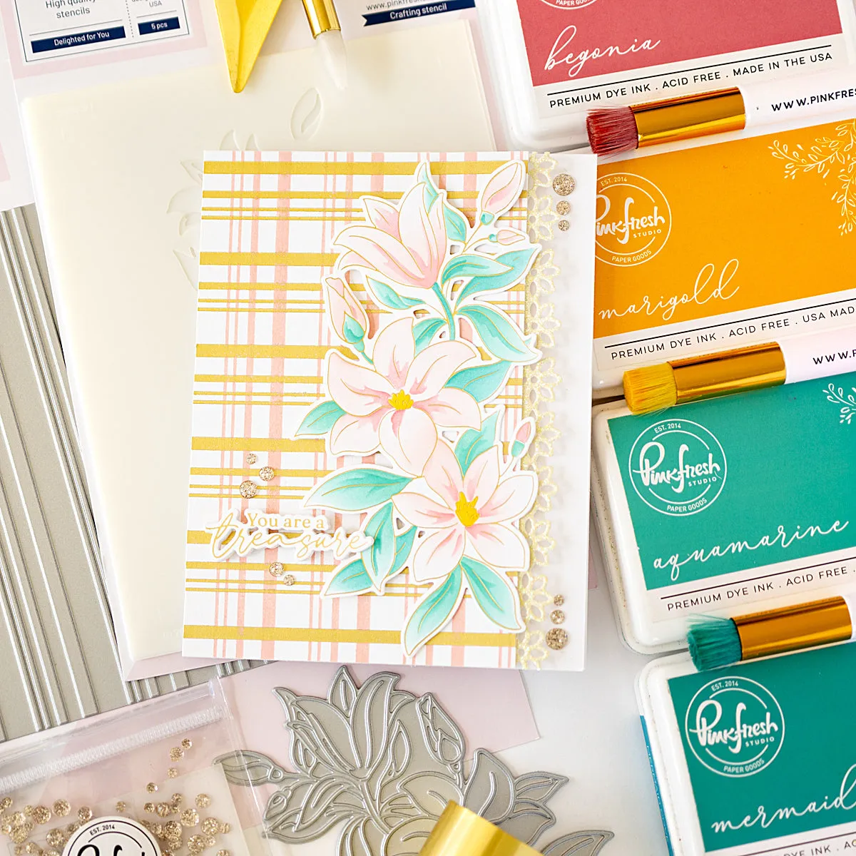 Essentials: Slim lacy edgers die set