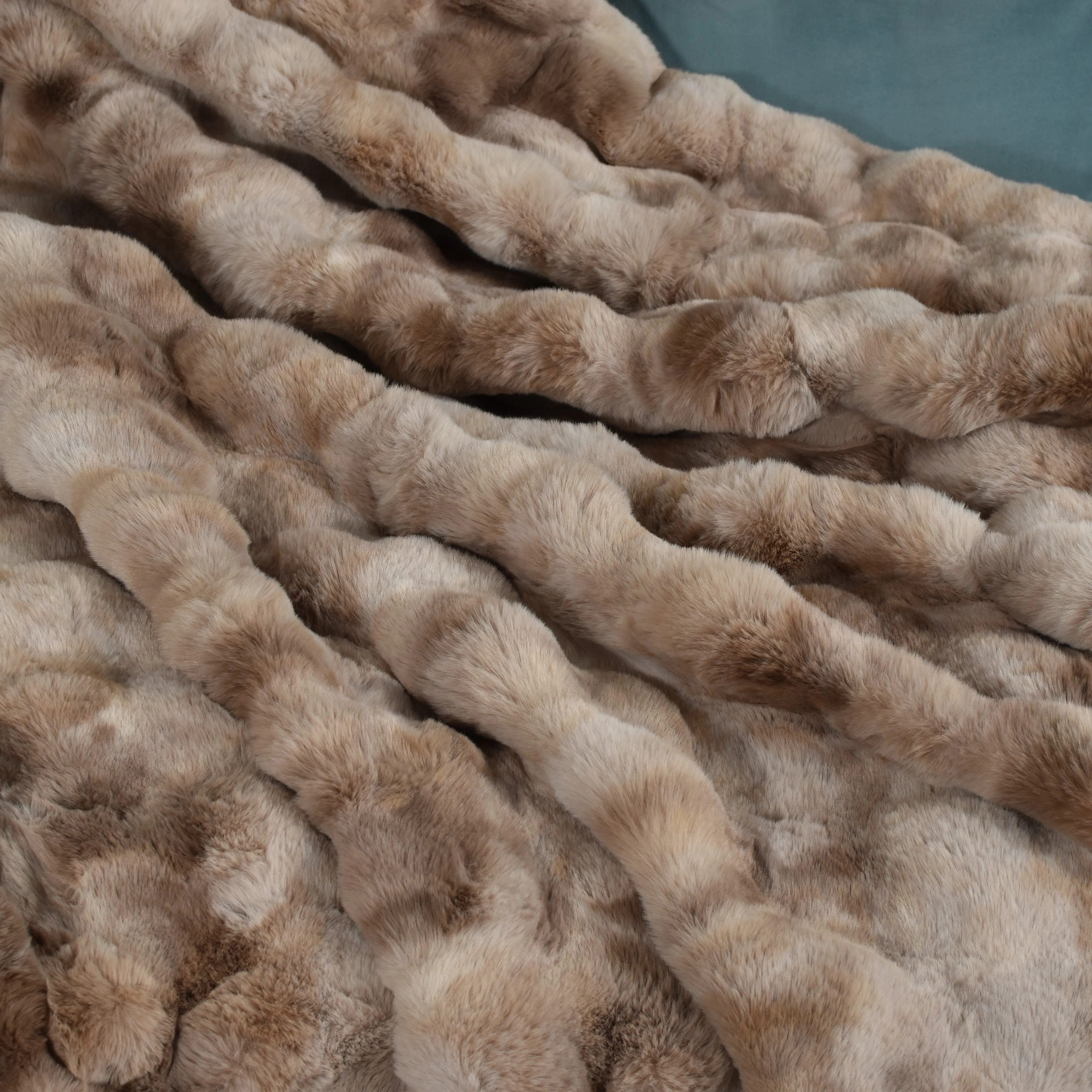 Luxury Ripple Rabbit Touch Fur Throw - Natural & Rusts